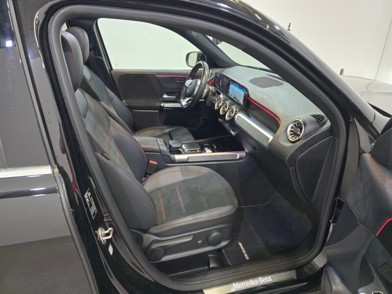 Mercedes GLB 200d AMG 7PL Aut. Pano LED-Multibeam Widescreen Ambient Navi 1/2 Sport-Leather-Alcantara KeylessGo Camera Klima PDC ... - Slika 11