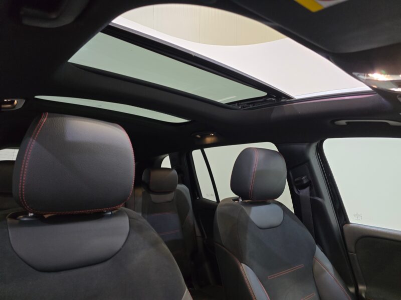 Mercedes GLB 200d AMG 7PL Aut. Pano LED-Multibeam Widescreen Ambient Navi 1/2 Sport-Leather-Alcantara KeylessGo Camera Klima PDC ... - Slika 12